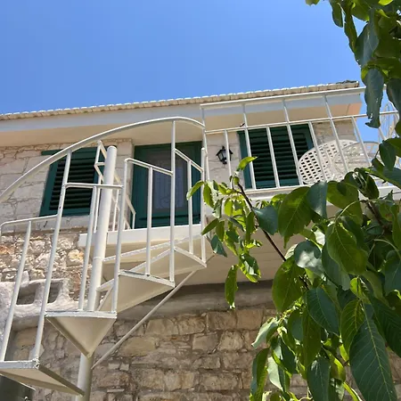 The Fig Tree House Daire Lofou